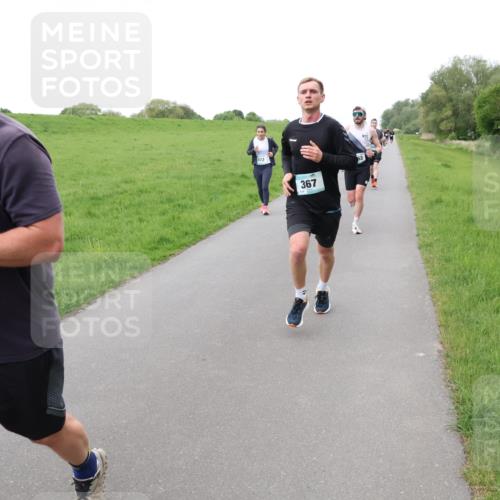 04.05.2025 - 8. Wedeler Halbmarathon Lena Gebhardt http://msf.ph/oto/7834105 04.05.2025 11:23:34 Laufen 94, 672, 367 meine-sportfotos.de
