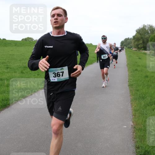 04.05.2025 - 8. Wedeler Halbmarathon Lena Gebhardt http://msf.ph/oto/7834113 04.05.2025 11:23:35 Laufen 367, 89, 863 meine-sportfotos.de