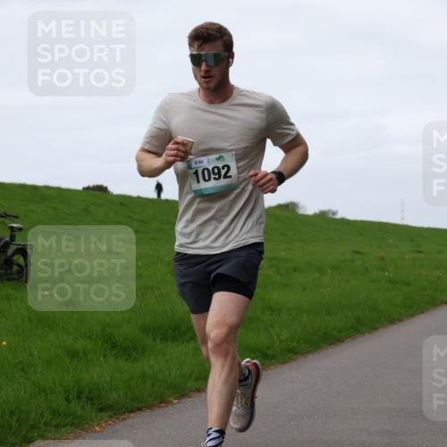 04.05.2025 - 8. Wedeler Halbmarathon Yannick Fuchs http://msf.ph/oto/7834119 04.05.2025 11:22:18 Laufen 884, 8, 1092, 1209 meine-sportfotos.de