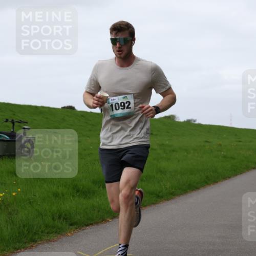 04.05.2025 - 8. Wedeler Halbmarathon Yannick Fuchs http://msf.ph/oto/7834123 04.05.2025 11:22:18 Laufen 84, 8, 1092, 107, 1209 meine-sportfotos.de