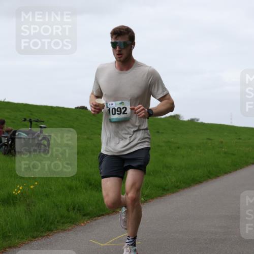 04.05.2025 - 8. Wedeler Halbmarathon Yannick Fuchs http://msf.ph/oto/7834126 04.05.2025 11:22:18 Laufen 884, 8, 1092, 197, 1209 meine-sportfotos.de