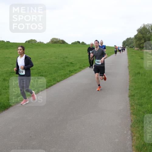 04.05.2025 - 8. Wedeler Halbmarathon Lena Gebhardt http://msf.ph/oto/7834127 04.05.2025 11:23:36 Laufen 672, 840, 226 meine-sportfotos.de