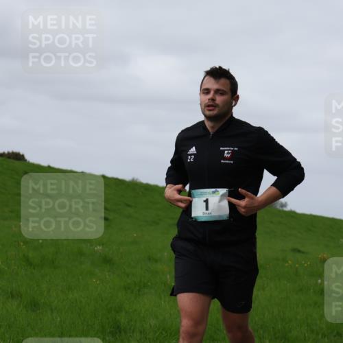 04.05.2025 - 8. Wedeler Halbmarathon Yannick Fuchs http://msf.ph/oto/7834135 04.05.2025 11:43:08 Laufen 22 meine-sportfotos.de