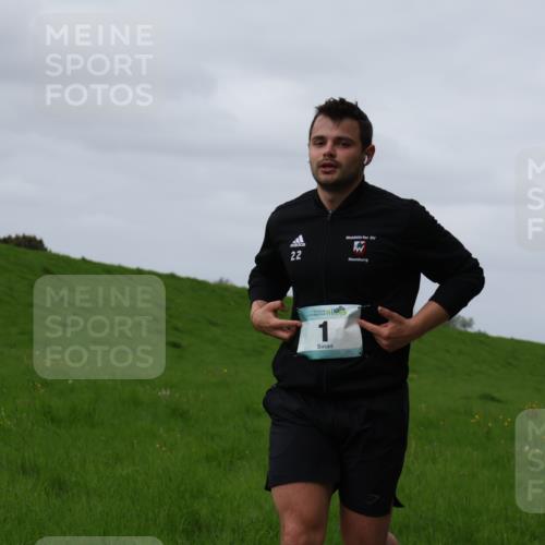04.05.2025 - 8. Wedeler Halbmarathon Yannick Fuchs http://msf.ph/oto/7834136 04.05.2025 11:43:08 Laufen 22, 1, 2 meine-sportfotos.de