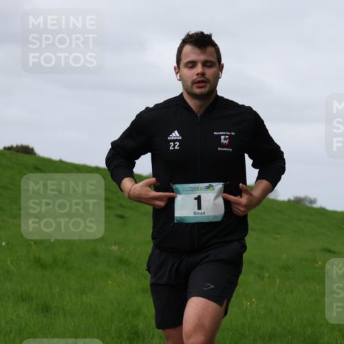 04.05.2025 - 8. Wedeler Halbmarathon Yannick Fuchs http://msf.ph/oto/7834144 04.05.2025 11:43:09 Laufen 22, 1, 6 meine-sportfotos.de