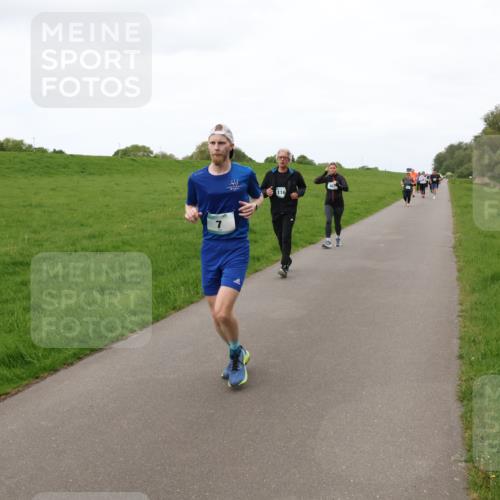04.05.2025 - 8. Wedeler Halbmarathon Lena Gebhardt http://msf.ph/oto/7834146 04.05.2025 11:23:37 Laufen 7, 116 meine-sportfotos.de
