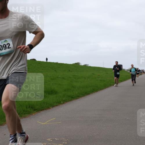 04.05.2025 - 8. Wedeler Halbmarathon Yannick Fuchs http://msf.ph/oto/7834149 04.05.2025 11:22:18 Laufen 884, 1092 meine-sportfotos.de