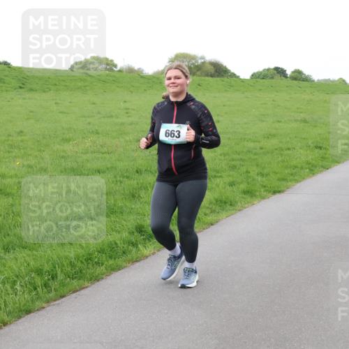 04.05.2025 - 8. Wedeler Halbmarathon Lena Gebhardt http://msf.ph/oto/7834171 04.05.2025 11:23:39 Laufen 663 meine-sportfotos.de