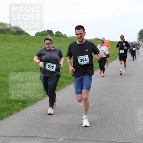 04.05.2025 - 8. Wedeler Halbmarathon Lena Gebhardt http://msf.ph/oto/7834173 04.05.2025 11:23:44 Laufen 225, 394, 999, 77 meine-sportfotos.de