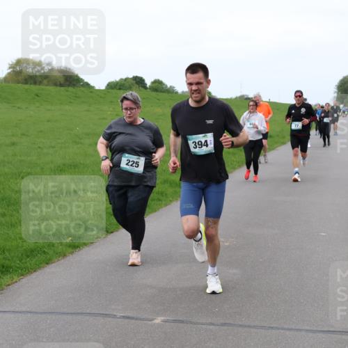 04.05.2025 - 8. Wedeler Halbmarathon Lena Gebhardt http://msf.ph/oto/7834176 04.05.2025 11:23:44 Laufen 225, 394, 66, 77 meine-sportfotos.de
