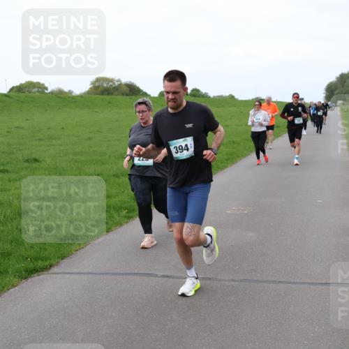 04.05.2025 - 8. Wedeler Halbmarathon Lena Gebhardt http://msf.ph/oto/7834185 04.05.2025 11:23:44 Laufen 225, 394, 77 meine-sportfotos.de