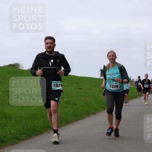 04.05.2025 - 8. Wedeler Halbmarathon Yannick Fuchs http://msf.ph/oto/7834186 04.05.2025 11:22:22 Laufen 1029, 24, 1209, 1091, 1046 meine-sportfotos.de