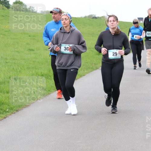 04.05.2025 - 8. Wedeler Halbmarathon Lena Gebhardt http://msf.ph/oto/7834224 04.05.2025 11:23:50 Laufen 30, 25, 25, 1211, 8 meine-sportfotos.de