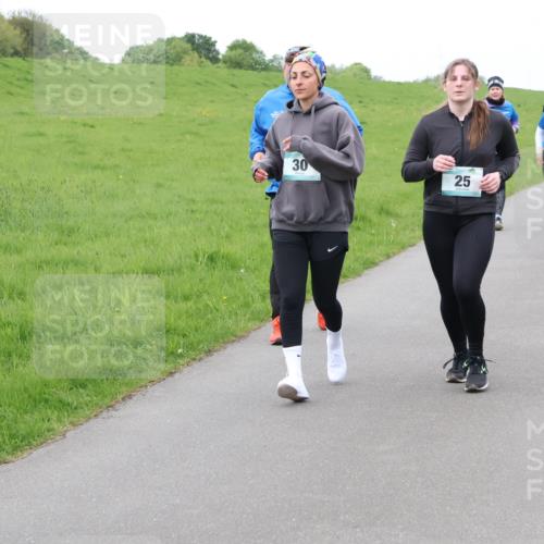 04.05.2025 - 8. Wedeler Halbmarathon Lena Gebhardt http://msf.ph/oto/7834234 04.05.2025 11:23:50 Laufen 30, 25, 25, 1211, 820 meine-sportfotos.de