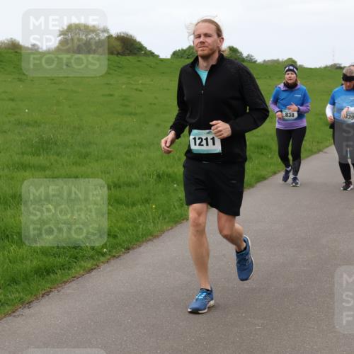 04.05.2025 - 8. Wedeler Halbmarathon Lena Gebhardt http://msf.ph/oto/7834238 04.05.2025 11:23:53 Laufen 1211, 838, 339, 20 meine-sportfotos.de