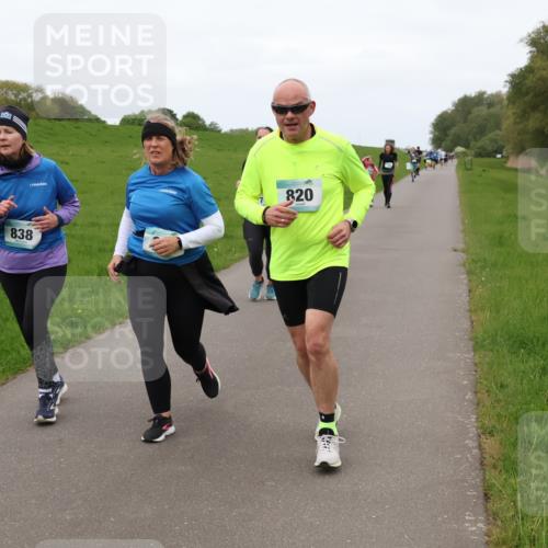 04.05.2025 - 8. Wedeler Halbmarathon Lena Gebhardt http://msf.ph/oto/7834260 04.05.2025 11:23:55 Laufen 838, 820 meine-sportfotos.de