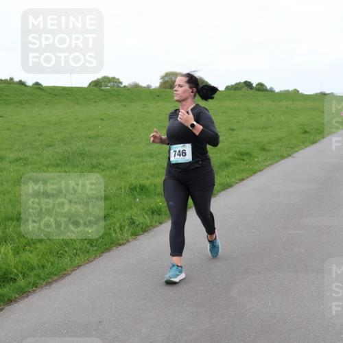 04.05.2025 - 8. Wedeler Halbmarathon Lena Gebhardt http://msf.ph/oto/7834267 04.05.2025 11:23:56 Laufen 746 meine-sportfotos.de