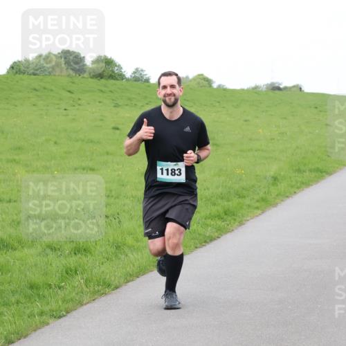 04.05.2025 - 8. Wedeler Halbmarathon Lena Gebhardt http://msf.ph/oto/7834330 04.05.2025 11:24:07 Laufen 1183 meine-sportfotos.de