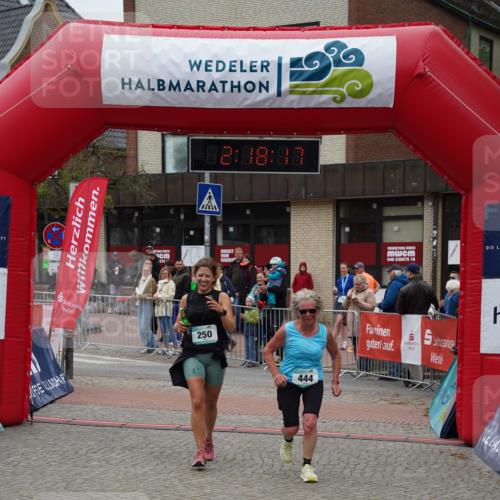 04.05.2025 - 8. Wedeler Halbmarathon Felixshl http://msf.ph/oto/7834336 04.05.2025 12:18:15 Ziel 250, 444 meine-sportfotos.de