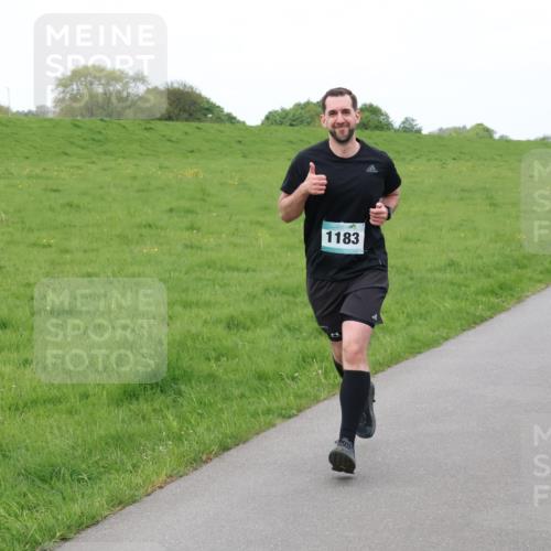 04.05.2025 - 8. Wedeler Halbmarathon Lena Gebhardt http://msf.ph/oto/7834343 04.05.2025 11:24:08 Laufen 1183 meine-sportfotos.de