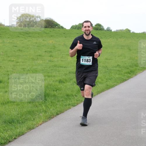 04.05.2025 - 8. Wedeler Halbmarathon Lena Gebhardt http://msf.ph/oto/7834348 04.05.2025 11:24:08 Laufen 1183 meine-sportfotos.de