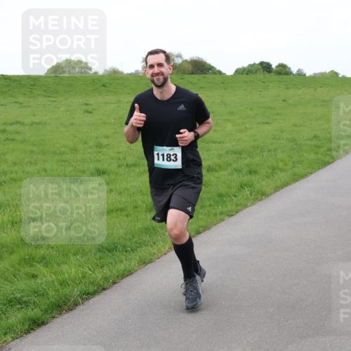 04.05.2025 - 8. Wedeler Halbmarathon Lena Gebhardt http://msf.ph/oto/7834355 04.05.2025 11:24:08 Laufen 1183 meine-sportfotos.de