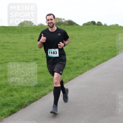 04.05.2025 - 8. Wedeler Halbmarathon Lena Gebhardt http://msf.ph/oto/7834359 04.05.2025 11:24:08 Laufen 1183 meine-sportfotos.de