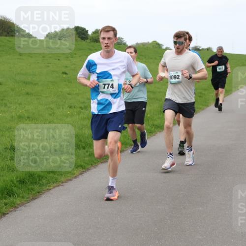 04.05.2025 - 8. Wedeler Halbmarathon Lena Gebhardt http://msf.ph/oto/7834373 04.05.2025 11:24:15 Laufen 774, 1092, 652 meine-sportfotos.de