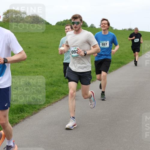 04.05.2025 - 8. Wedeler Halbmarathon Lena Gebhardt http://msf.ph/oto/7834379 04.05.2025 11:24:16 Laufen 774, 21, 1092, 557, 652 meine-sportfotos.de