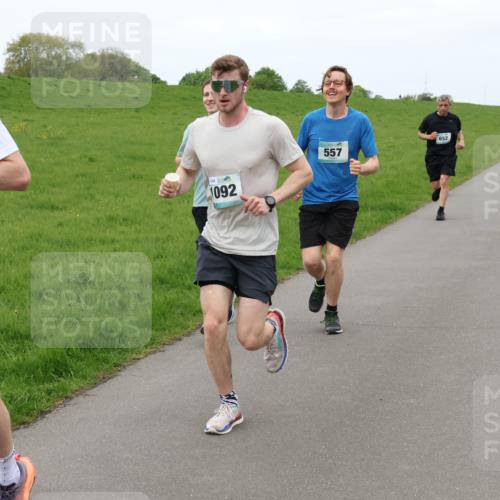 04.05.2025 - 8. Wedeler Halbmarathon Lena Gebhardt http://msf.ph/oto/7834385 04.05.2025 11:24:16 Laufen 774, 21, 1092, 557, 652 meine-sportfotos.de