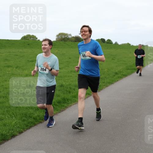 04.05.2025 - 8. Wedeler Halbmarathon Lena Gebhardt http://msf.ph/oto/7834400 04.05.2025 11:24:17 Laufen 204, 55 meine-sportfotos.de