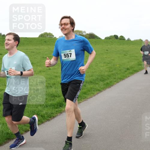 04.05.2025 - 8. Wedeler Halbmarathon Lena Gebhardt http://msf.ph/oto/7834408 04.05.2025 11:24:17 Laufen 557, 652 meine-sportfotos.de