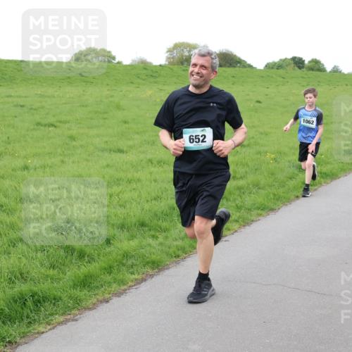 04.05.2025 - 8. Wedeler Halbmarathon Lena Gebhardt http://msf.ph/oto/7834424 04.05.2025 11:24:19 Laufen 652, 1062 meine-sportfotos.de