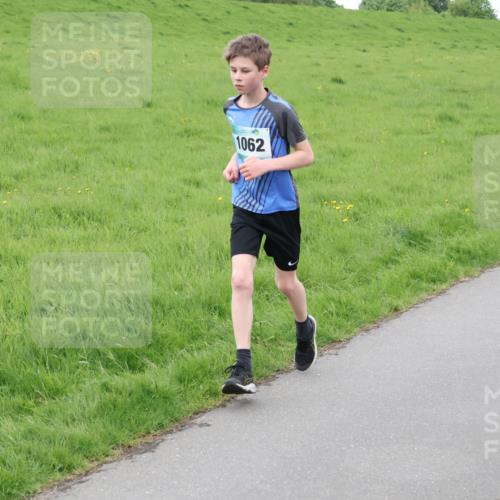 04.05.2025 - 8. Wedeler Halbmarathon Lena Gebhardt http://msf.ph/oto/7834431 04.05.2025 11:24:20 Laufen 1062 meine-sportfotos.de