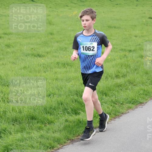 04.05.2025 - 8. Wedeler Halbmarathon Lena Gebhardt http://msf.ph/oto/7834440 04.05.2025 11:24:20 Laufen 1062 meine-sportfotos.de