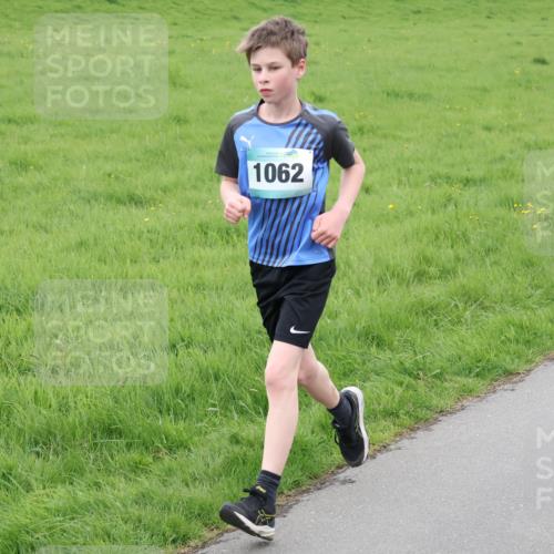 04.05.2025 - 8. Wedeler Halbmarathon Lena Gebhardt http://msf.ph/oto/7834444 04.05.2025 11:24:20 Laufen 1062 meine-sportfotos.de