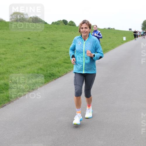 04.05.2025 - 8. Wedeler Halbmarathon Lena Gebhardt http://msf.ph/oto/7834479 04.05.2025 11:24:25 Laufen 111 meine-sportfotos.de