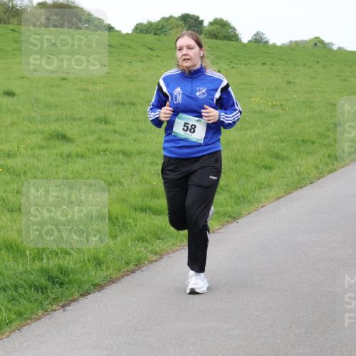 04.05.2025 - 8. Wedeler Halbmarathon Lena Gebhardt http://msf.ph/oto/7834483 04.05.2025 11:24:26 Laufen 58 meine-sportfotos.de
