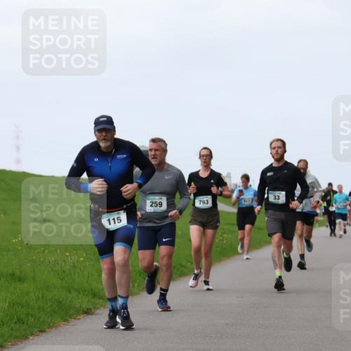 04.05.2025 - 8. Wedeler Halbmarathon Yannick Fuchs http://msf.ph/oto/7834488 04.05.2025 11:22:40 Laufen 115, 259, 793, 917, 33 meine-sportfotos.de