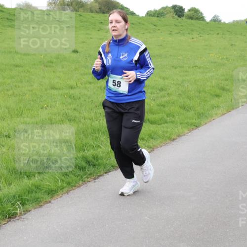 04.05.2025 - 8. Wedeler Halbmarathon Lena Gebhardt http://msf.ph/oto/7834489 04.05.2025 11:24:27 Laufen 58 meine-sportfotos.de