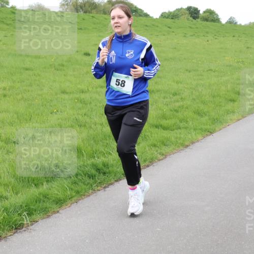 04.05.2025 - 8. Wedeler Halbmarathon Lena Gebhardt http://msf.ph/oto/7834494 04.05.2025 11:24:27 Laufen 58 meine-sportfotos.de
