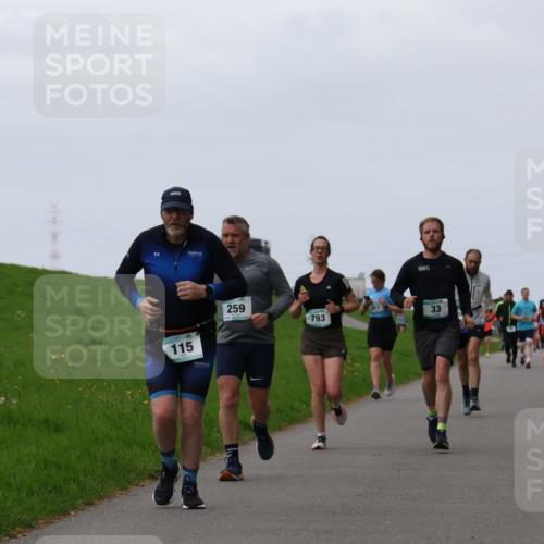 04.05.2025 - 8. Wedeler Halbmarathon Yannick Fuchs http://msf.ph/oto/7834505 04.05.2025 11:22:40 Laufen 115, 259, 917, 793, 33 meine-sportfotos.de