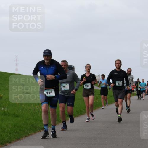 04.05.2025 - 8. Wedeler Halbmarathon Yannick Fuchs http://msf.ph/oto/7834507 04.05.2025 11:22:40 Laufen 115, 259, 793, 917, 33 meine-sportfotos.de