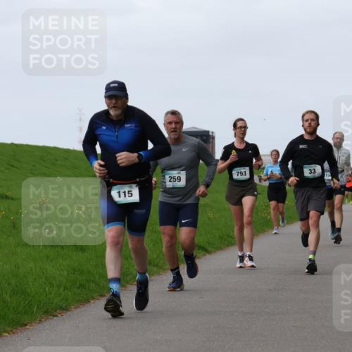 04.05.2025 - 8. Wedeler Halbmarathon Yannick Fuchs http://msf.ph/oto/7834514 04.05.2025 11:22:41 Laufen 115, 259, 793, 33, 12 meine-sportfotos.de
