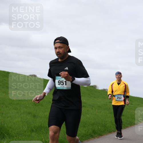 04.05.2025 - 8. Wedeler Halbmarathon Yannick Fuchs http://msf.ph/oto/7834515 04.05.2025 11:43:29 Laufen 951, 252 meine-sportfotos.de