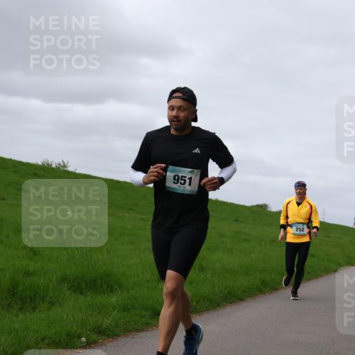 04.05.2025 - 8. Wedeler Halbmarathon Yannick Fuchs http://msf.ph/oto/7834525 04.05.2025 11:43:29 Laufen 951, 252 meine-sportfotos.de