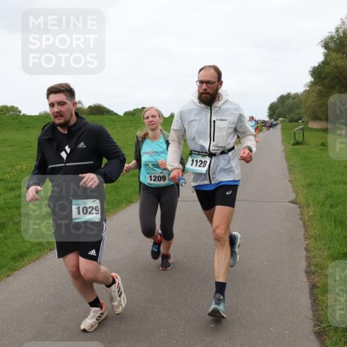 04.05.2025 - 8. Wedeler Halbmarathon Lena Gebhardt http://msf.ph/oto/7834572 04.05.2025 11:24:42 Laufen 1029, 14, 1209, 1128 meine-sportfotos.de