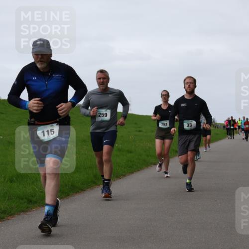 04.05.2025 - 8. Wedeler Halbmarathon Yannick Fuchs http://msf.ph/oto/7834573 04.05.2025 11:22:44 Laufen 115, 259, 793, 33 meine-sportfotos.de