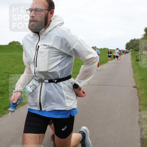 04.05.2025 - 8. Wedeler Halbmarathon Lena Gebhardt http://msf.ph/oto/7834589 04.05.2025 11:24:43 Laufen  meine-sportfotos.de