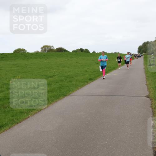 04.05.2025 - 8. Wedeler Halbmarathon Lena Gebhardt http://msf.ph/oto/7834594 04.05.2025 11:24:43 Laufen  meine-sportfotos.de